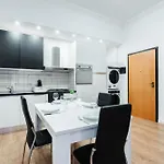 アパート Elegante In Centro A - Piazza Colombo *