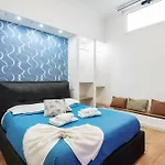 アパート Elegante In Centro A - Piazza Colombo *