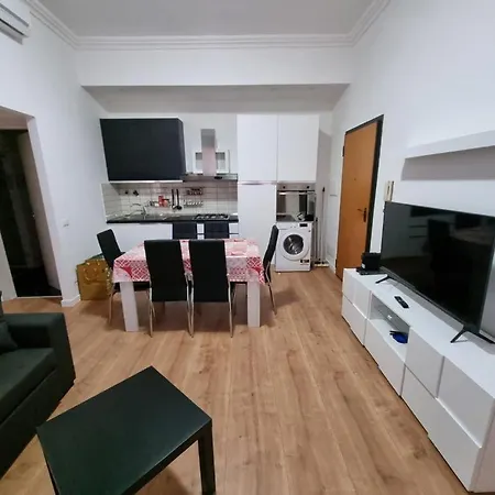 아파트 Elegante In Centro A - Piazza Colombo *