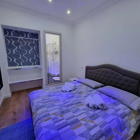 Elegante In Centro A - Piazza Colombo Apartman *