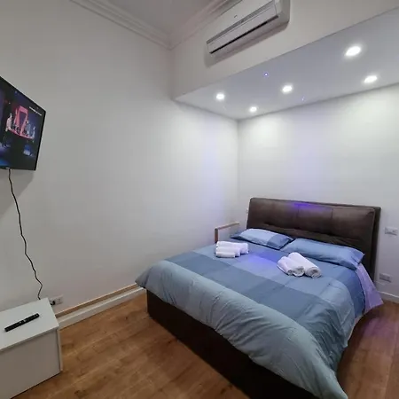 Appartamento Piazza Colombo-apartments