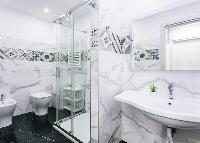 Elegante In Centro A - Piazza Colombo Апартаменти *