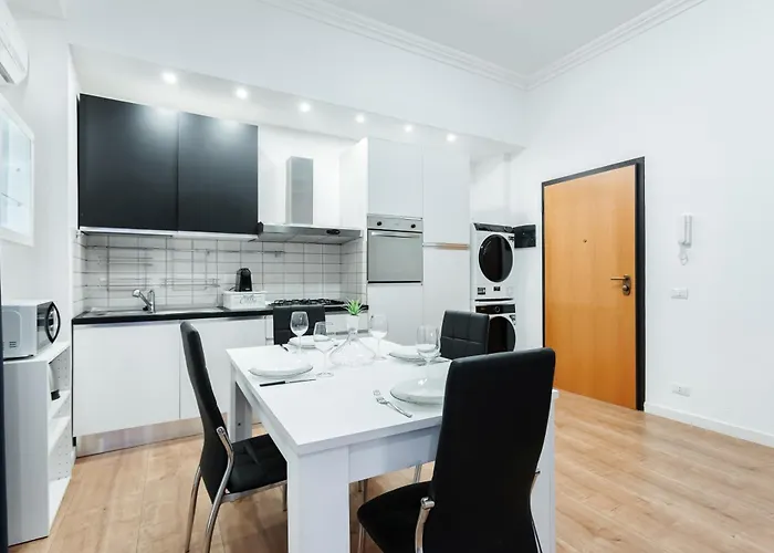 Apartament Elegante In Centro A - Piazza Colombo *