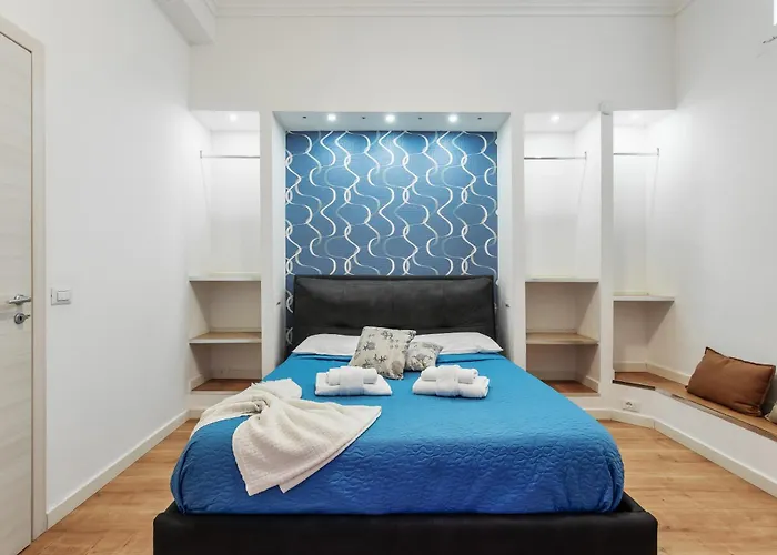 Апартаменти Elegante In Centro A - Piazza Colombo