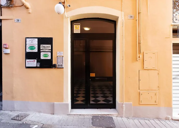 Elegante In Centro A - Piazza Colombo Апартаменти